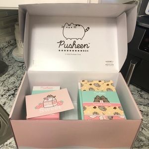 Spring 2023 Pusheen Box